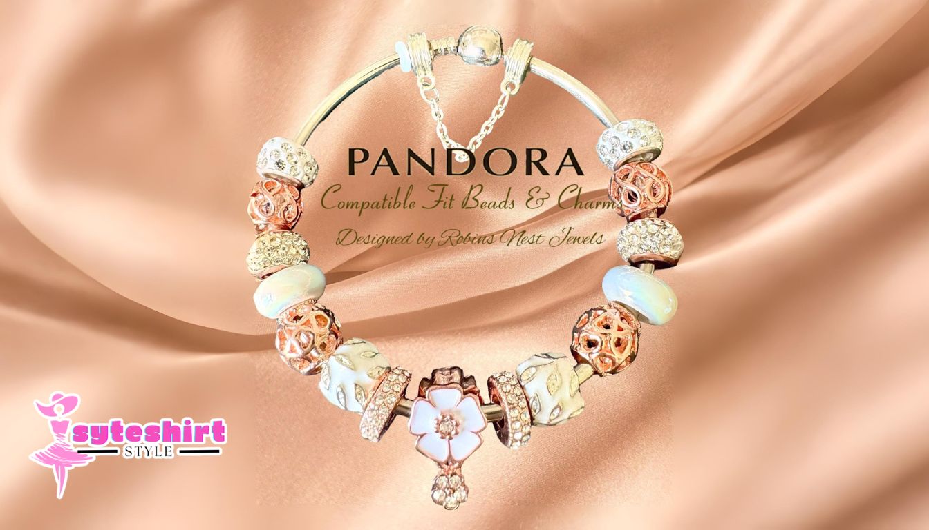 Gelang Pandora dengan charm unik